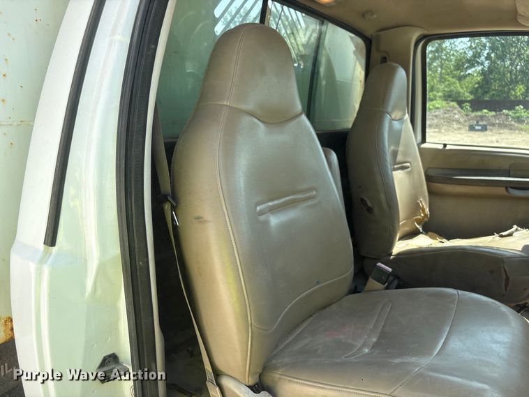 image for item EI5940 2004 Ford F450 Super Duty dump truck
