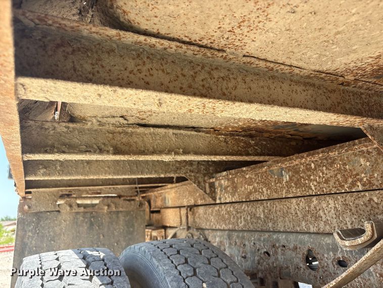 image for item EI5940 2004 Ford F450 Super Duty dump truck