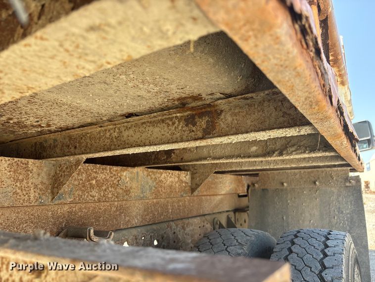 image for item EI5940 2004 Ford F450 Super Duty dump truck