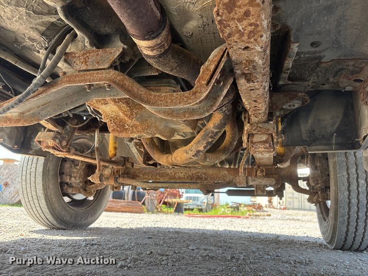image for item EI5940 2004 Ford F450 Super Duty dump truck