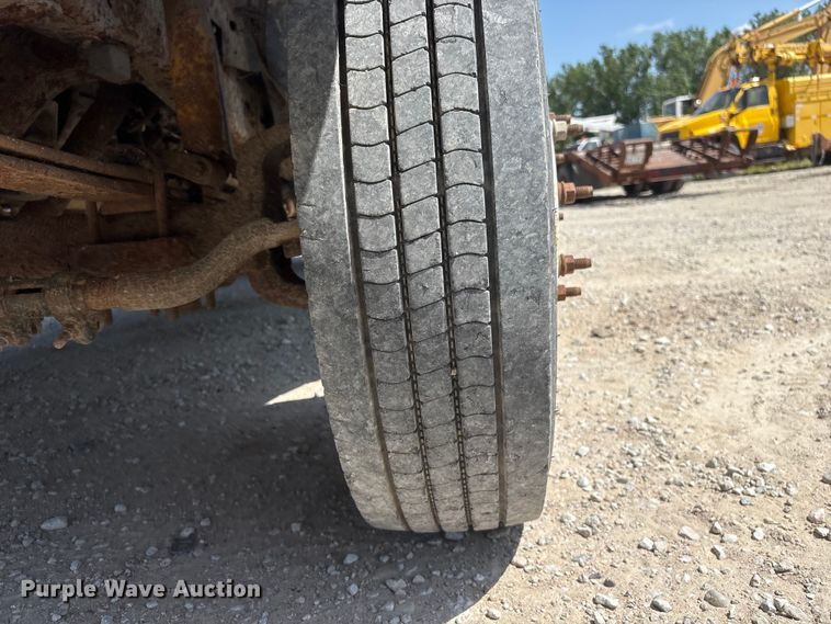 image for item EI5940 2004 Ford F450 Super Duty dump truck