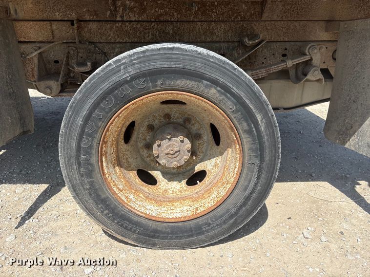 image for item EI5940 2004 Ford F450 Super Duty dump truck
