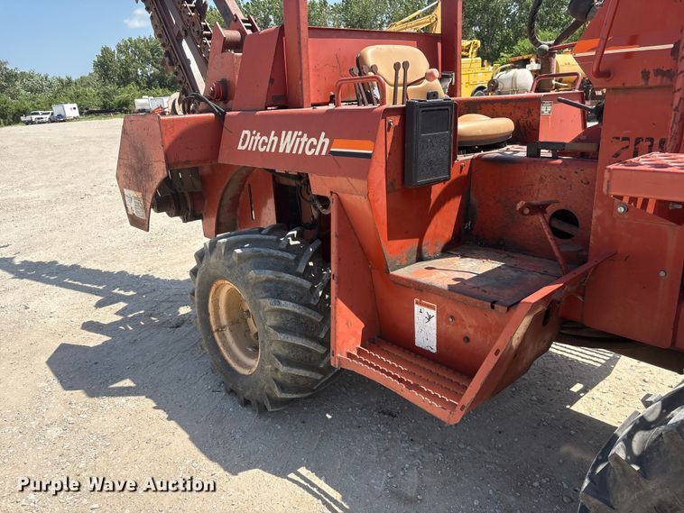 image for item EI5941 2000 Ditch Witch 7610DD trencher