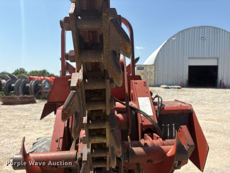 image for item EI5941 2000 Ditch Witch 7610DD trencher