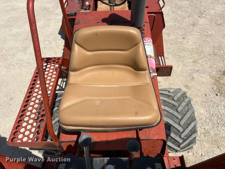 image for item EI5941 2000 Ditch Witch 7610DD trencher