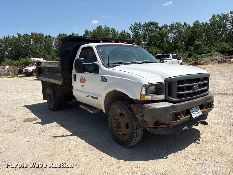 image for item EI5942 2002 Ford F550 dump truck