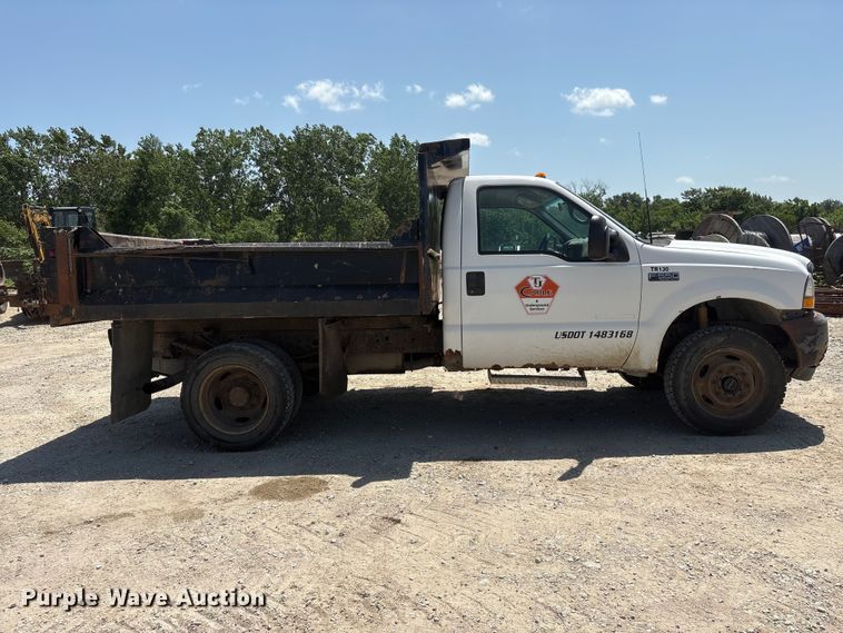 image for item EI5942 2002 Ford F550 dump truck