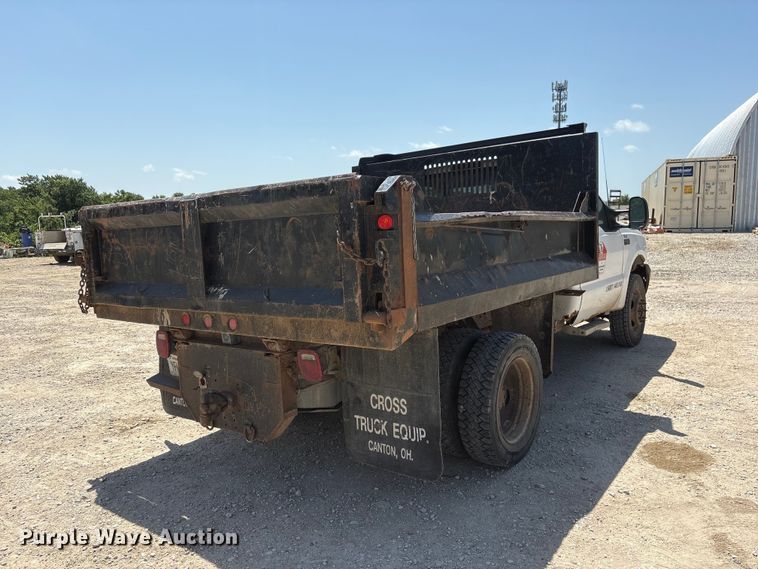image for item EI5942 2002 Ford F550 dump truck