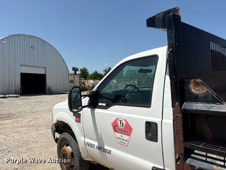 image for item EI5942 2002 Ford F550 dump truck