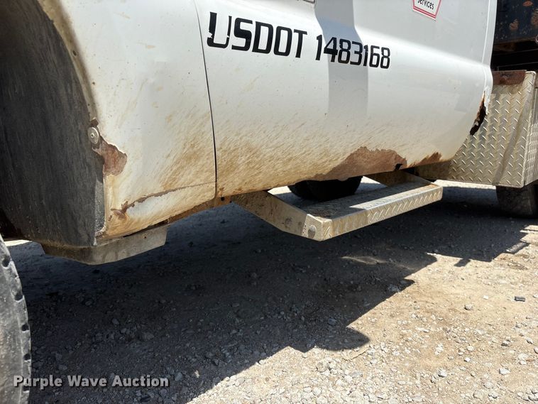 image for item EI5942 2002 Ford F550 dump truck