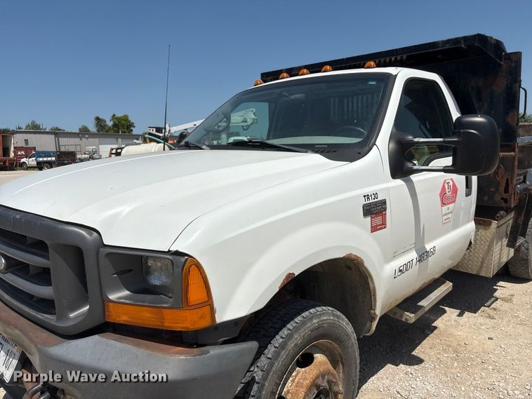 image for item EI5942 2002 Ford F550 dump truck