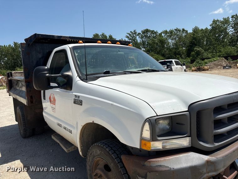 image for item EI5942 2002 Ford F550 dump truck