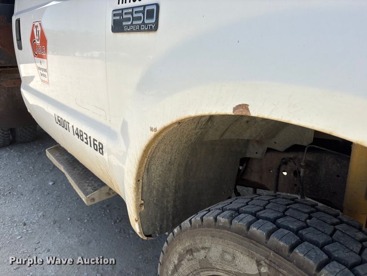 image for item EI5942 2002 Ford F550 dump truck