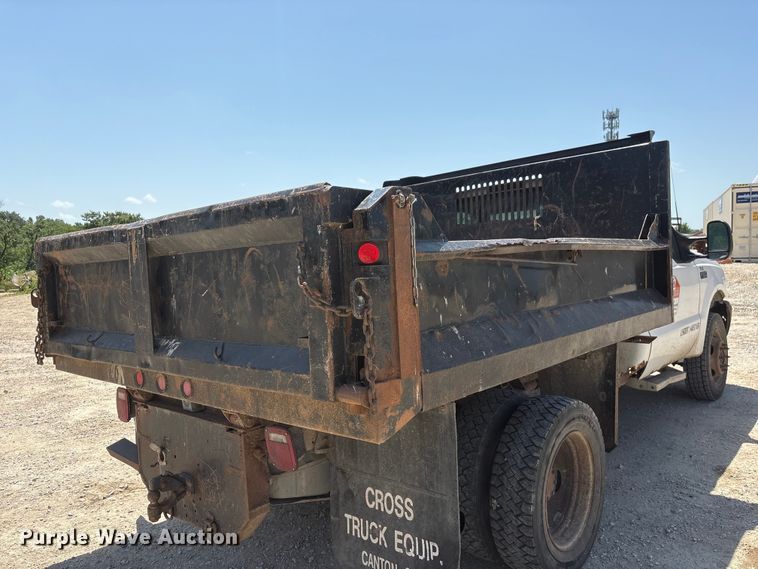 image for item EI5942 2002 Ford F550 dump truck