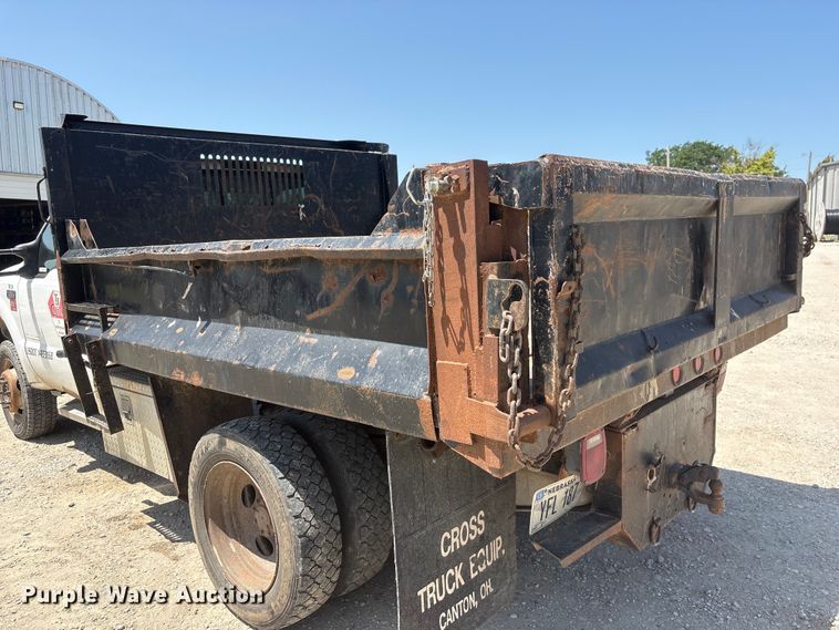 image for item EI5942 2002 Ford F550 dump truck