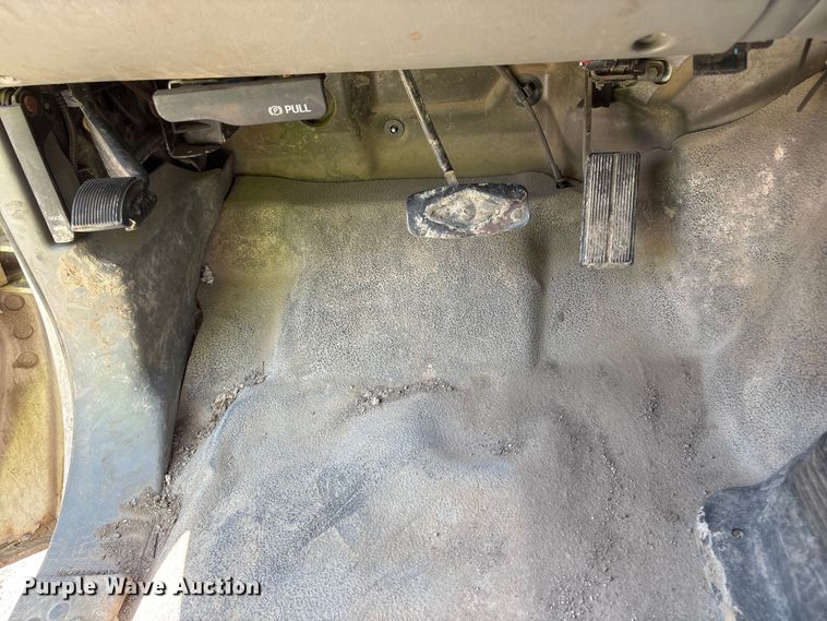 image for item EI5942 2002 Ford F550 dump truck