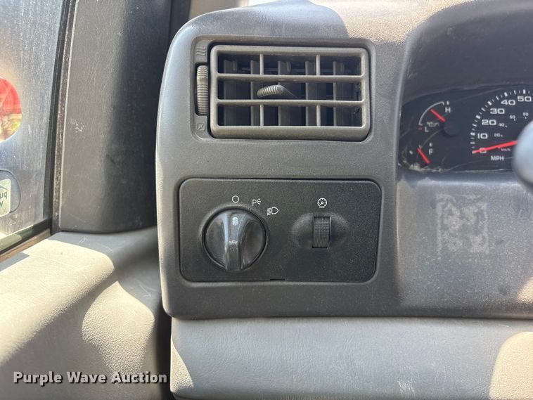 image for item EI5942 2002 Ford F550 dump truck