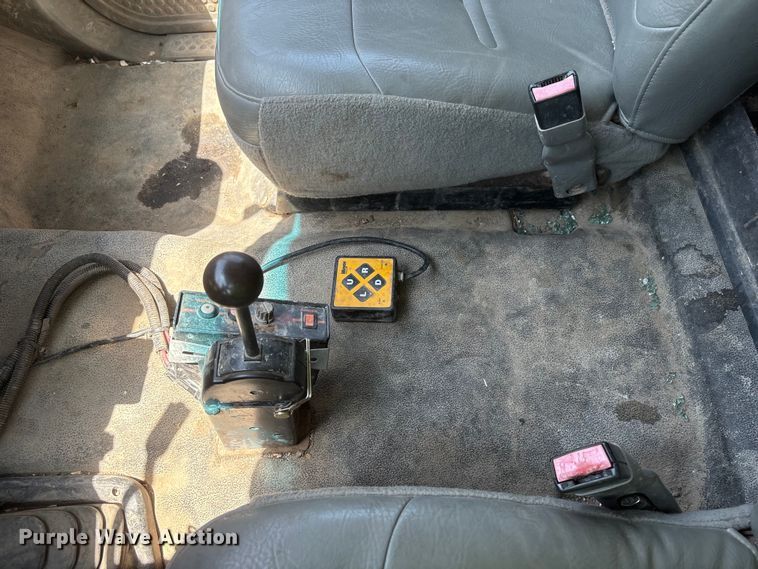 image for item EI5942 2002 Ford F550 dump truck