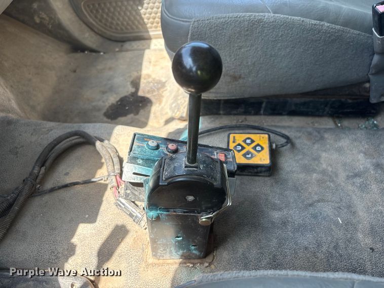 image for item EI5942 2002 Ford F550 dump truck