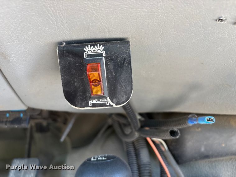 image for item EI5942 2002 Ford F550 dump truck