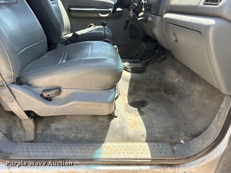 image for item EI5942 2002 Ford F550 dump truck