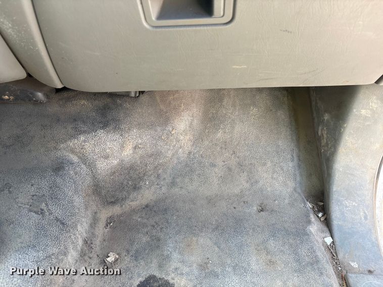 image for item EI5942 2002 Ford F550 dump truck