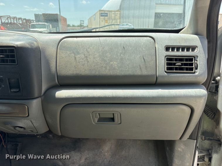 image for item EI5942 2002 Ford F550 dump truck