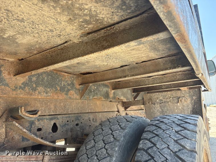 image for item EI5942 2002 Ford F550 dump truck