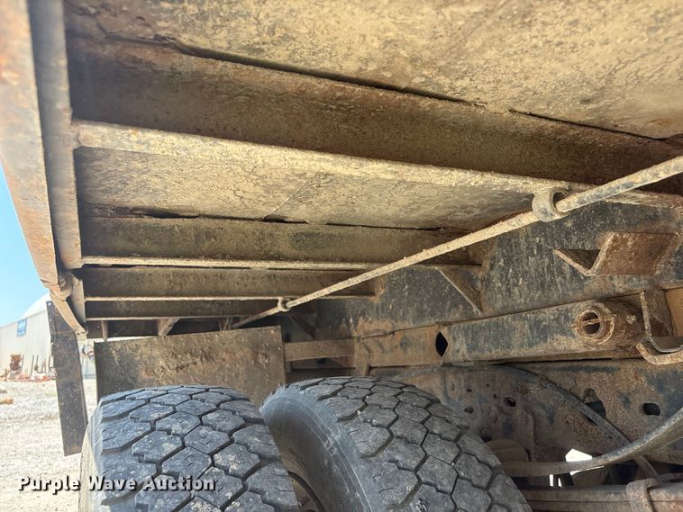 image for item EI5942 2002 Ford F550 dump truck
