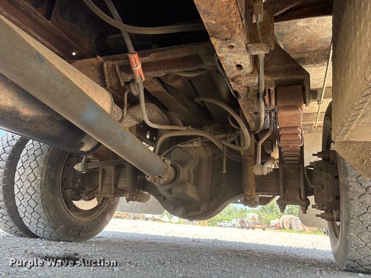 image for item EI5942 2002 Ford F550 dump truck