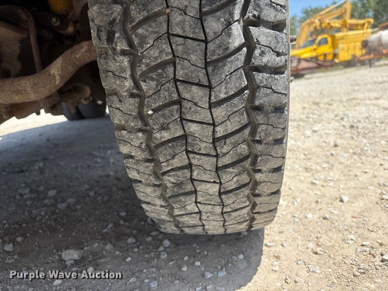 image for item EI5942 2002 Ford F550 dump truck