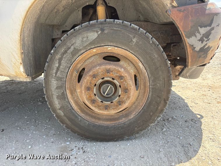 image for item EI5942 2002 Ford F550 dump truck