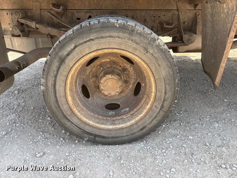 image for item EI5942 2002 Ford F550 dump truck