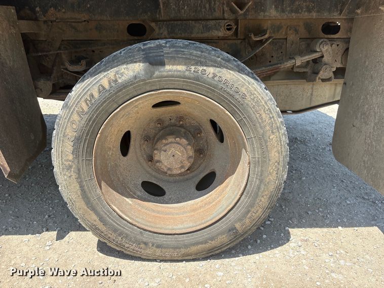 image for item EI5942 2002 Ford F550 dump truck