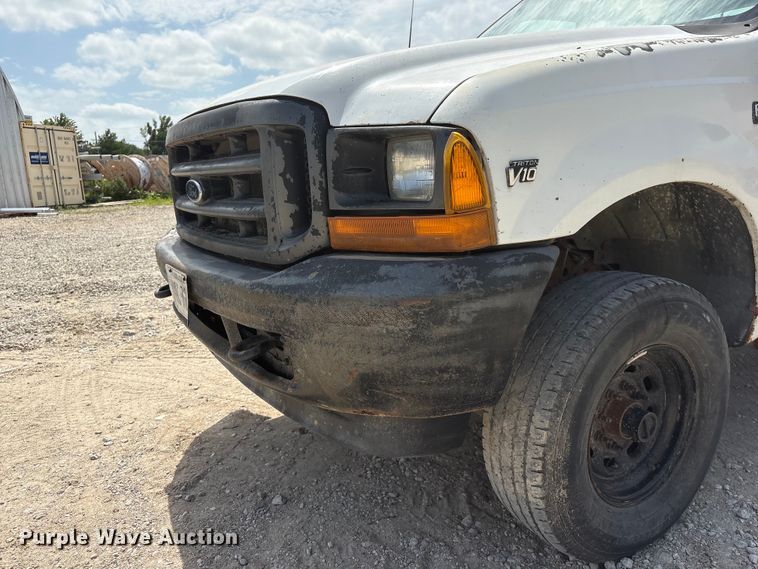 image for item EI5946 2001 Ford F350 Super Duty Ext. Cab utility bed pickup truck