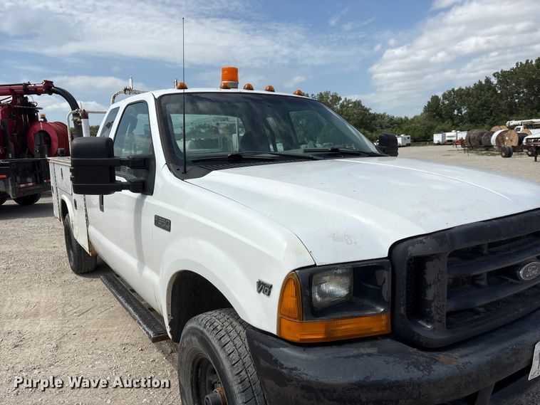 image for item EI5946 2001 Ford F350 Super Duty Ext. Cab utility bed pickup truck