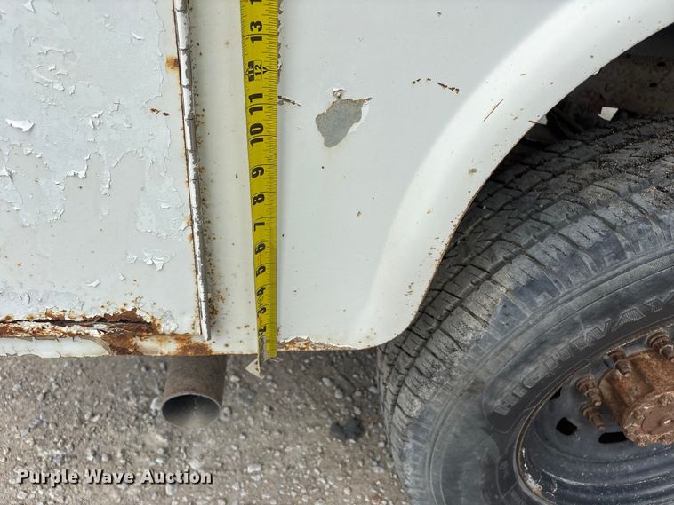 image for item EI5946 2001 Ford F350 Super Duty Ext. Cab utility bed pickup truck