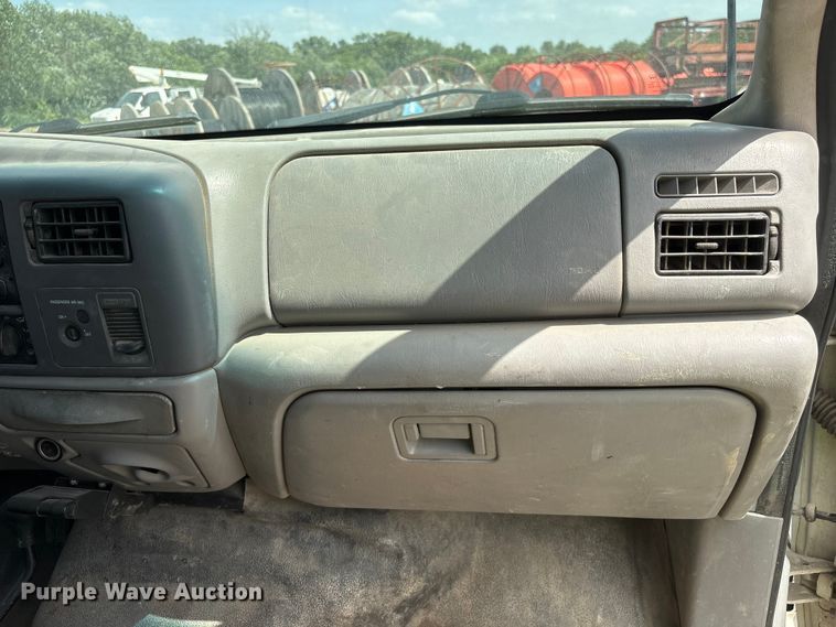 image for item EI5946 2001 Ford F350 Super Duty Ext. Cab utility bed pickup truck
