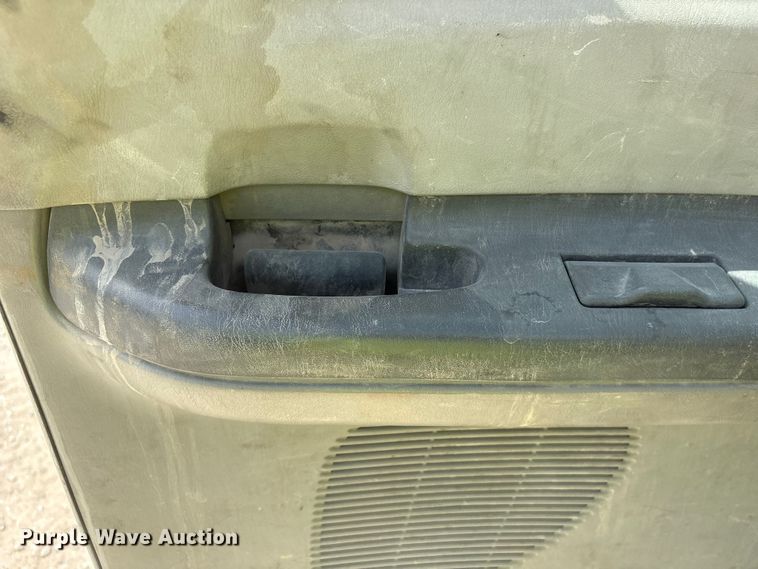 image for item EI5946 2001 Ford F350 Super Duty Ext. Cab utility bed pickup truck