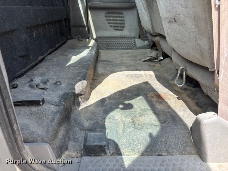 image for item EI5946 2001 Ford F350 Super Duty Ext. Cab utility bed pickup truck