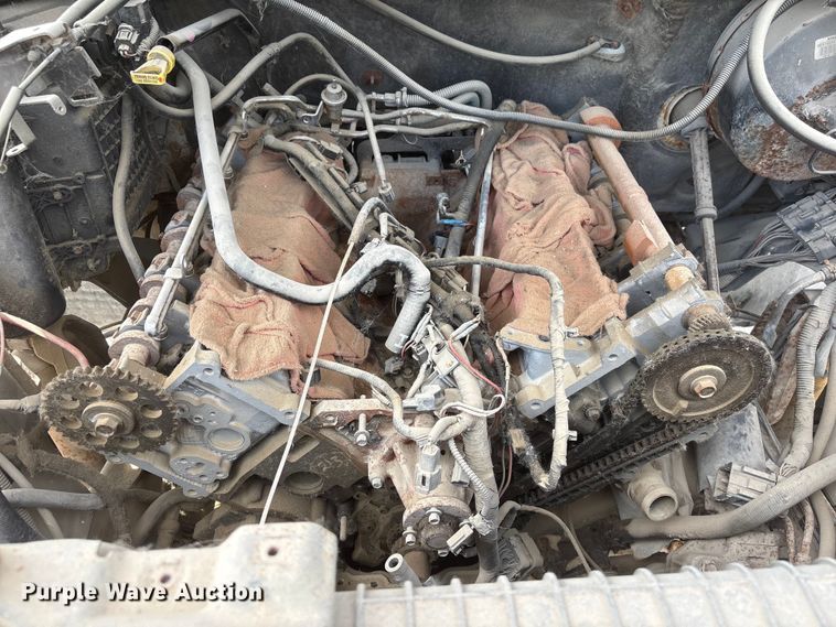 image for item EI5946 2001 Ford F350 Super Duty Ext. Cab utility bed pickup truck