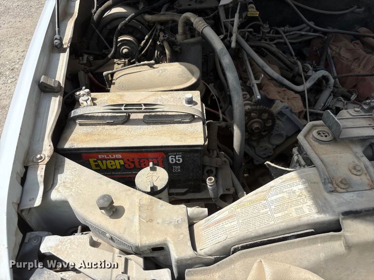 image for item EI5946 2001 Ford F350 Super Duty Ext. Cab utility bed pickup truck