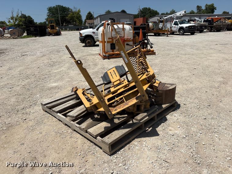 image for item EI5948 Vermeer B500 backhoe attachment