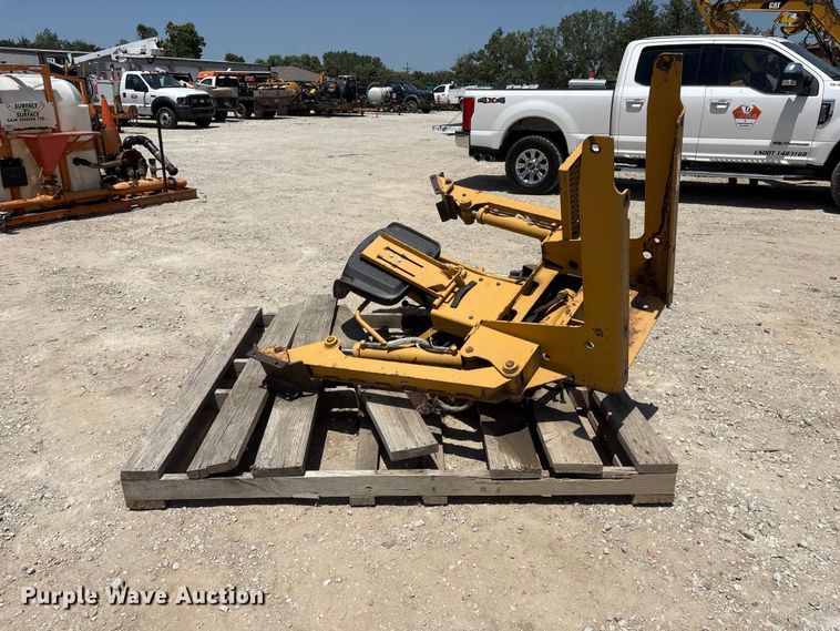 image for item EI5948 Vermeer B500 backhoe attachment