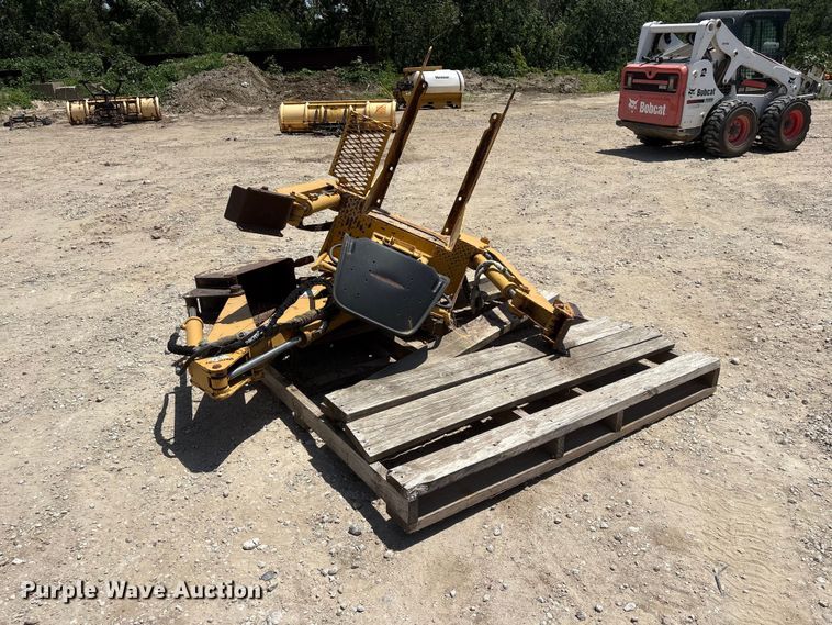 image for item EI5948 Vermeer B500 backhoe attachment