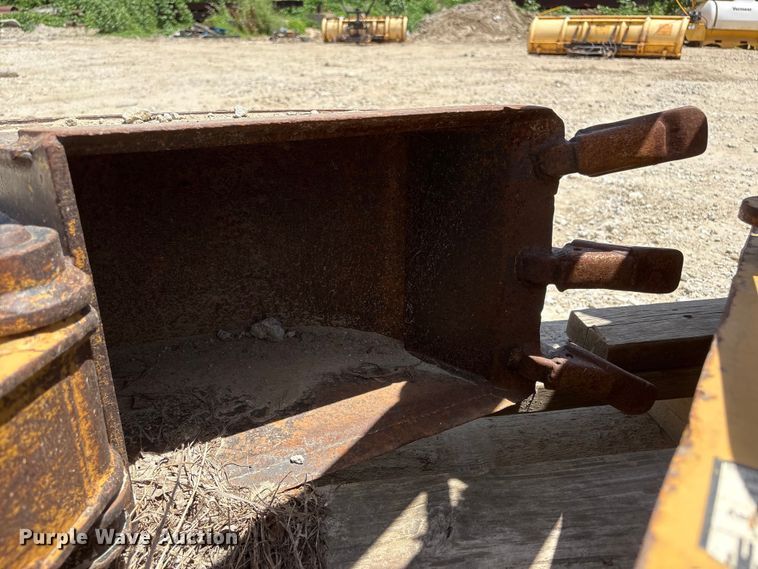 image for item EI5948 Vermeer B500 backhoe attachment