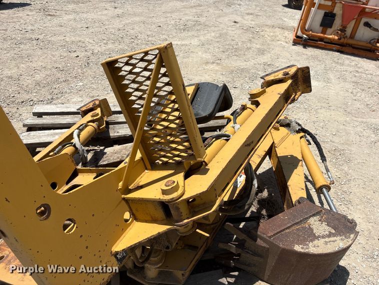 image for item EI5948 Vermeer B500 backhoe attachment