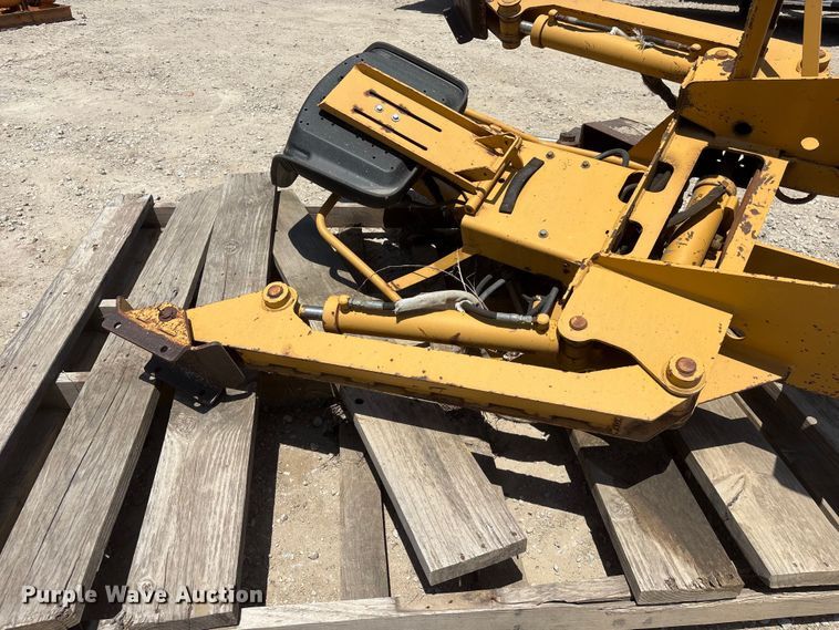 image for item EI5948 Vermeer B500 backhoe attachment