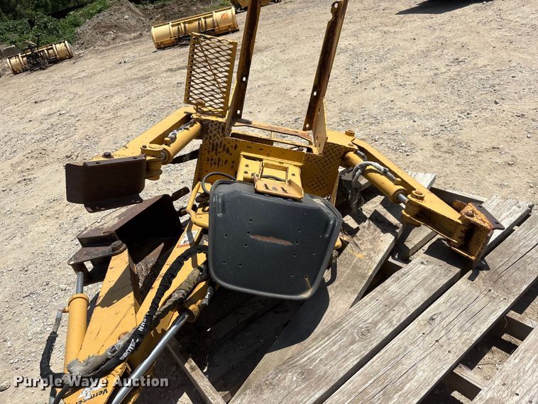 image for item EI5948 Vermeer B500 backhoe attachment