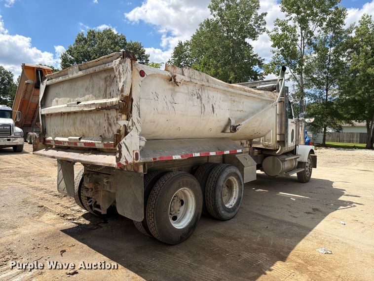 image for item EM0137 2003 Western Star 4900 dump truck